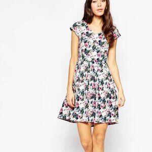 Sugarhill Boutique Aurora Floral Dress Size 6